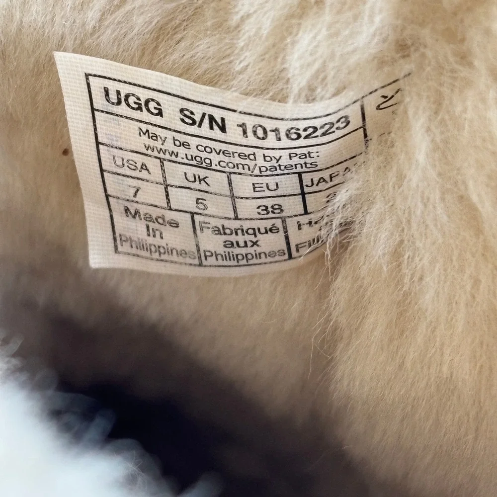 UGG Classic Short II‎ Boots Womens 7 Chestnut Suede Shearling 1016223